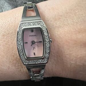 Ladies Fossil f2 Silver Tone Pink Mother of Pearl Dial Quartz Watch W4